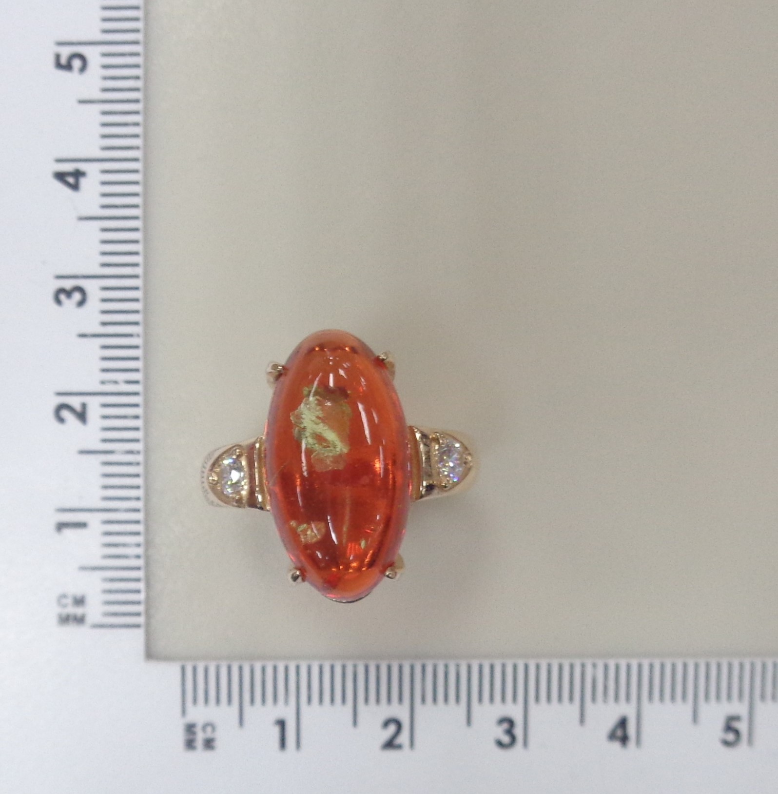 Серебряное кольцо с янтарем